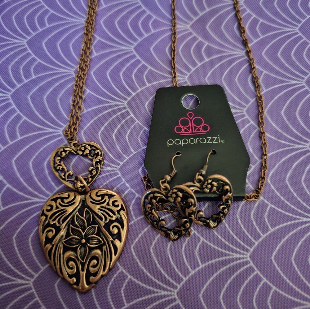 Paparazzi Gold Heart Pendant Necklace